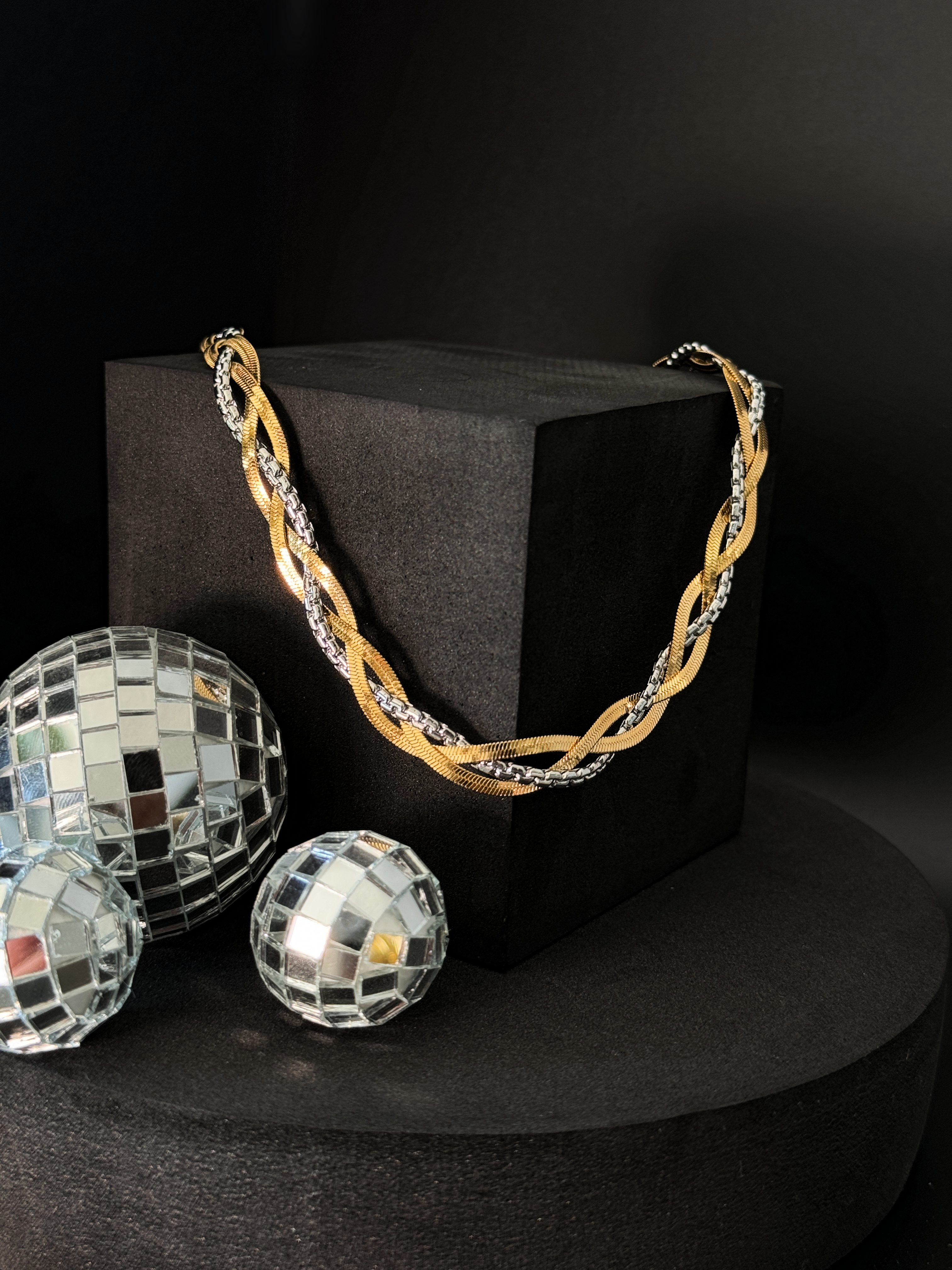 Edgy Twisted Herringbone Necklace